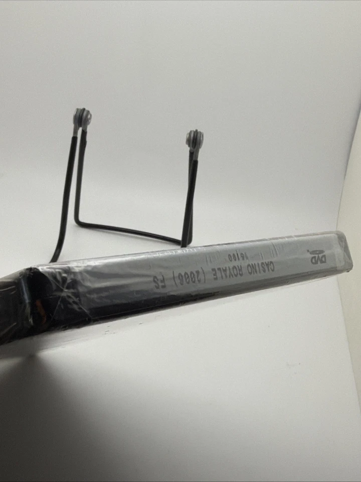 Casino Royale DVD 2007 2-Disc Set Full Screen James Bond 007 Brand NEW Sealed Foto 3 de 4