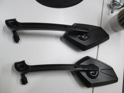 BLACK METAL RIGHT SIDE - 2 MIRRORS = GETS TWO