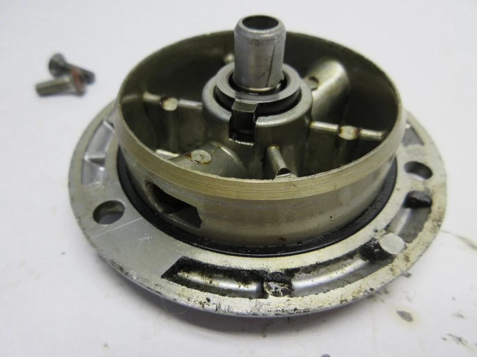 1973 HONDA CB350 CB 350 КРЫШКА МАСЛЯНОГО ФИЛЬТРА - Изображение 3 из 4