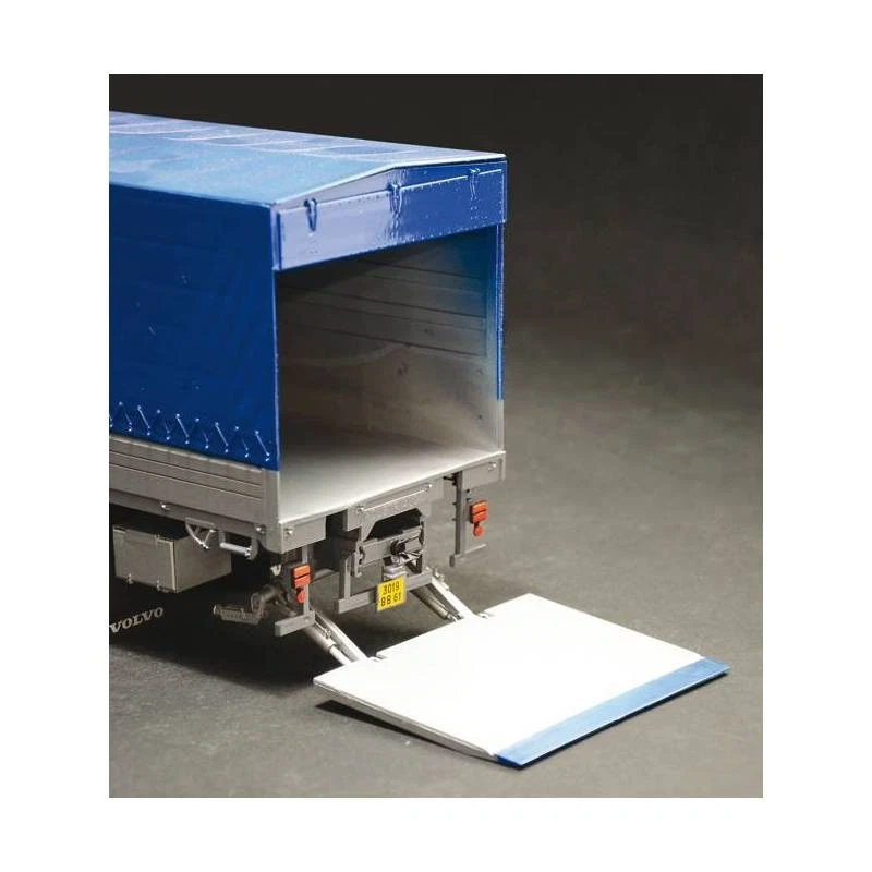 Modello Camion Volvo F16 Globetrotter Telaio Con Elevatore |italeri|3945| - Immagine 2 di 4