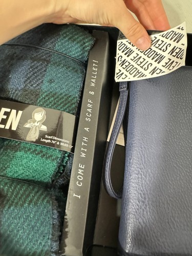 Steve Madden Scarf Wallet Set Blue and Pattern Gift Set w/ Box - Picture 4 of 7