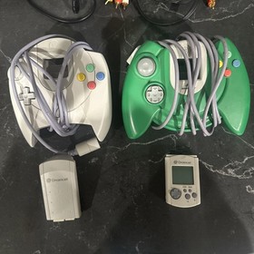 SEGA Dreamcast Console Bundle 2 Controllers, VMU, VGA Box, Games, AV/Power NTSC