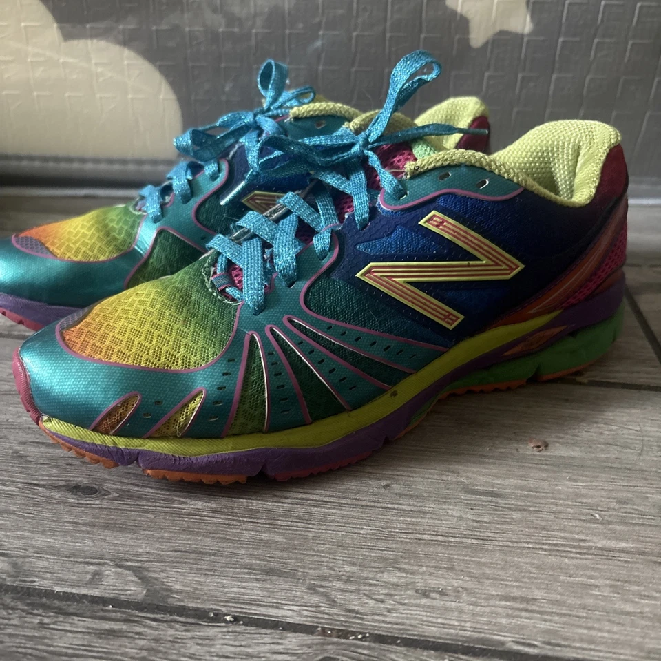 NEW BALANCE MR890RG Andy Baddeley/J. Barringer RAINBOW Running Shoe Women’s 9 - Image 4 of 4