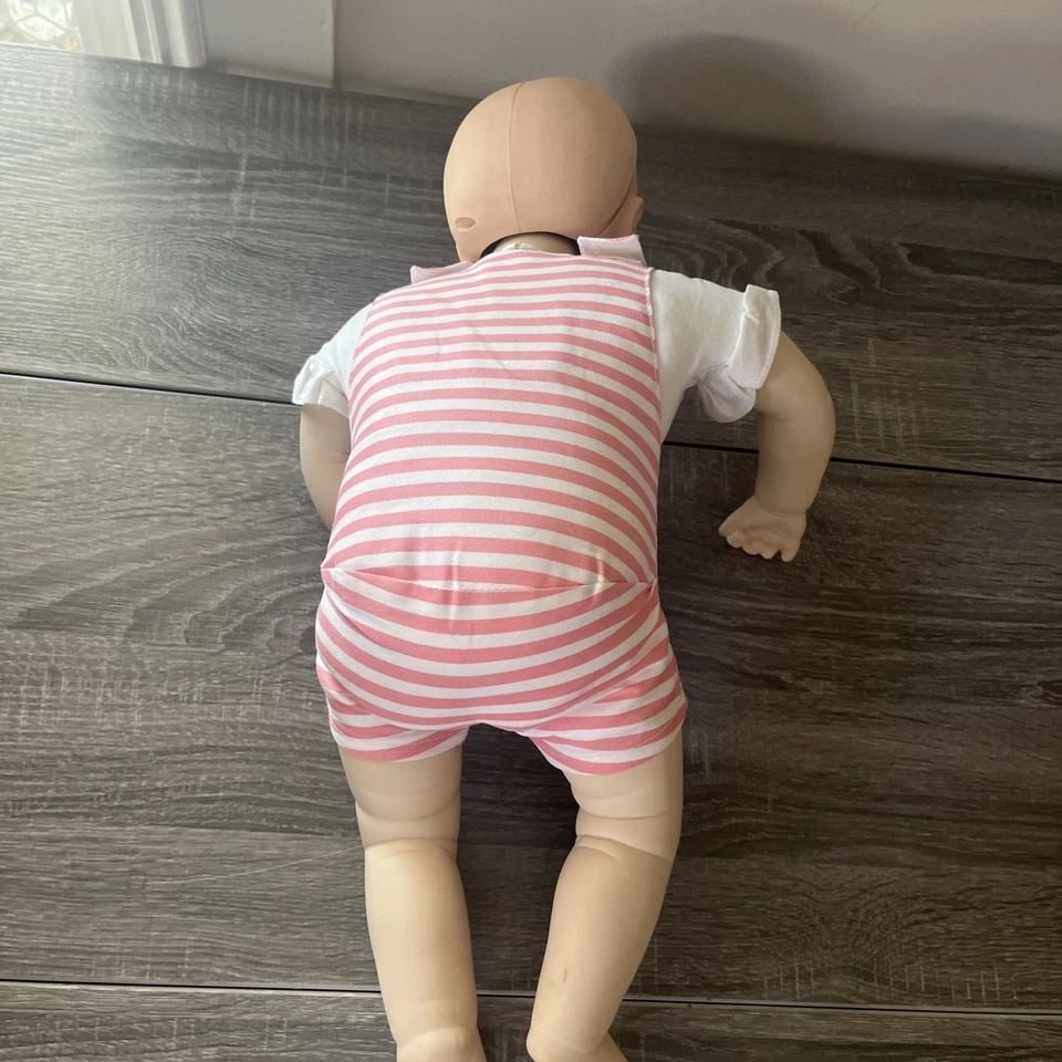 Maniquí Laerdal Baby Anne RCP bebé primeros auxilios enfermera entrenamiento maniquí muñeca Foto 4 de 4