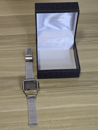 Orologio digitale vintage Sekonda Melody LED - molto raro 1979 - con scatola. - Foto 1 di 19