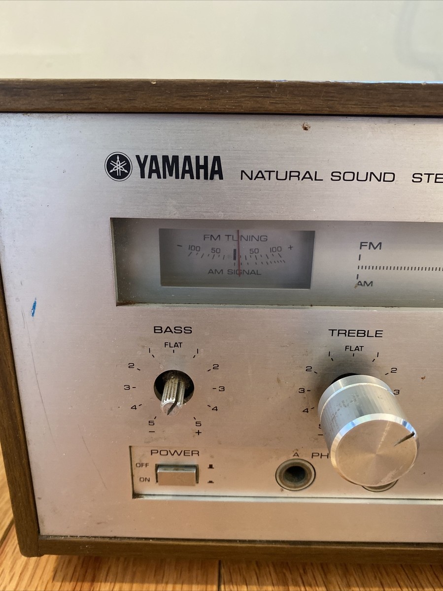 YAMAHA CR-420 Vintage AM / FM Natural Sound Stereo Receiver