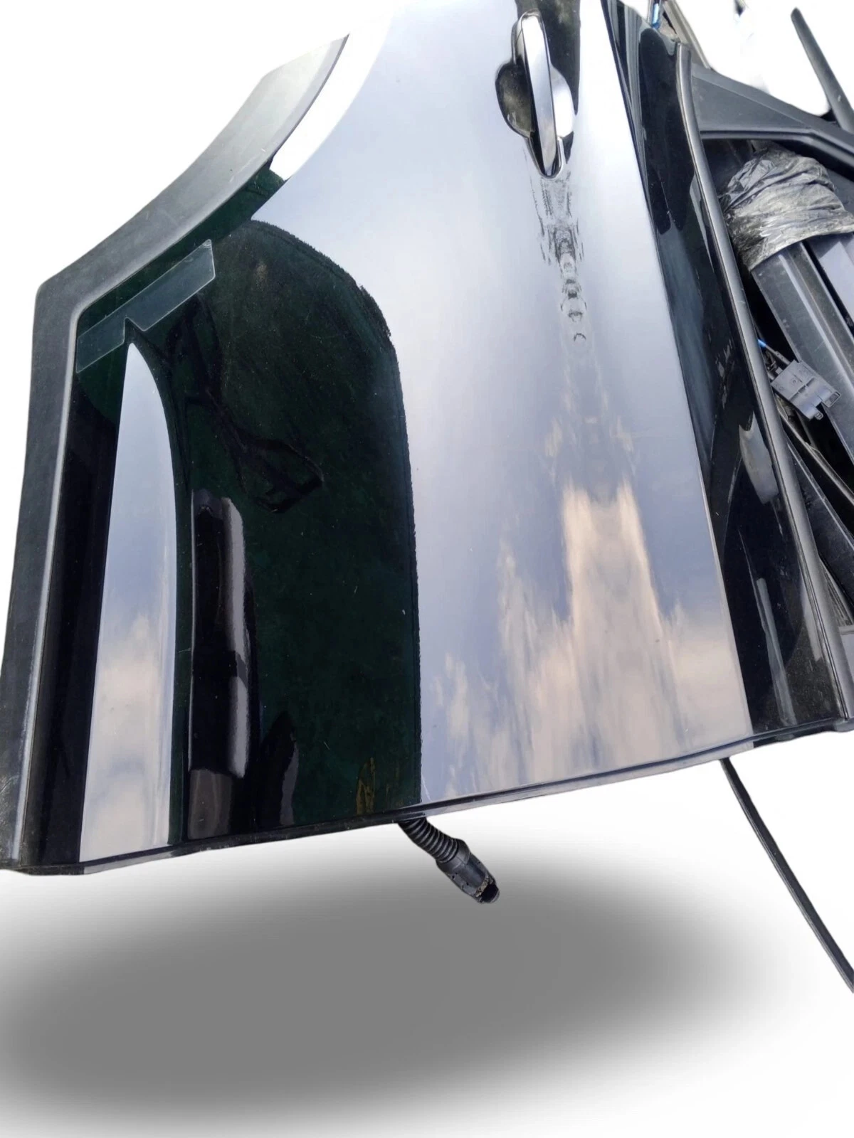 Actual Hyundai Tucson TL rear right door outer panel handle and glazing