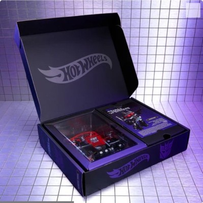 Hot Wheels CollectorsHot Wheels Transformers Nemesis Prime - NEW