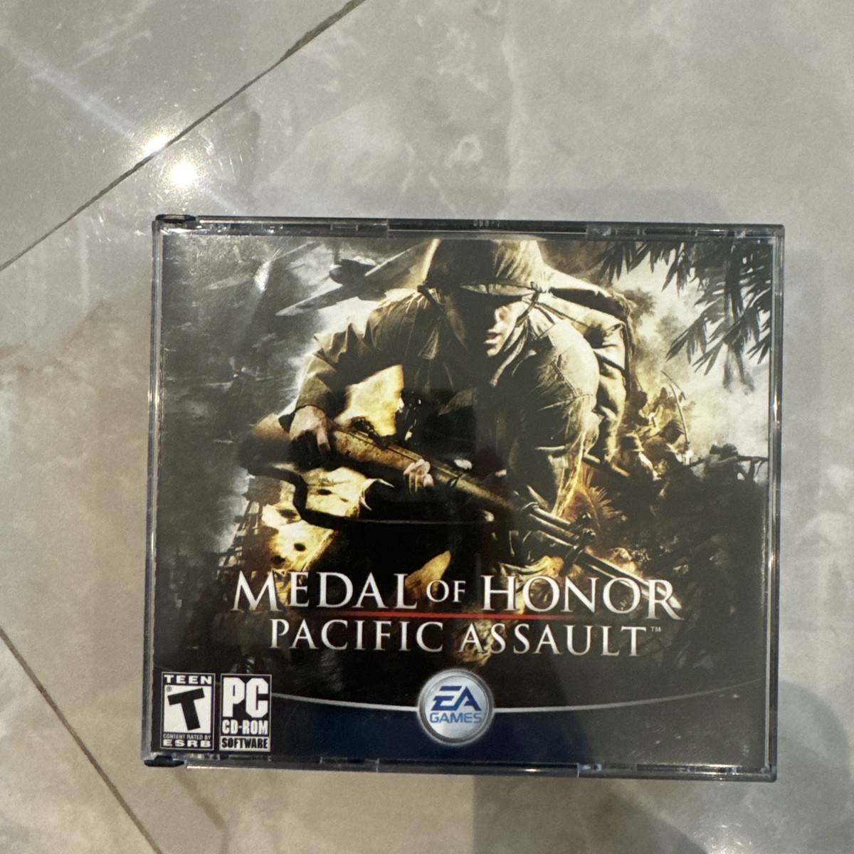 Medal Of Honor Pacific Assault PC CD-ROM 4 Disc Video Game Medal Of Honor Pacific Assault PC CD-ROM 4 Disc Video Game