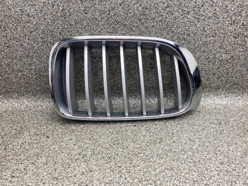 Kühlergrill rechts 7210726 7237422 BMW X3 F25 2.0 D Facelift 16.1972.170