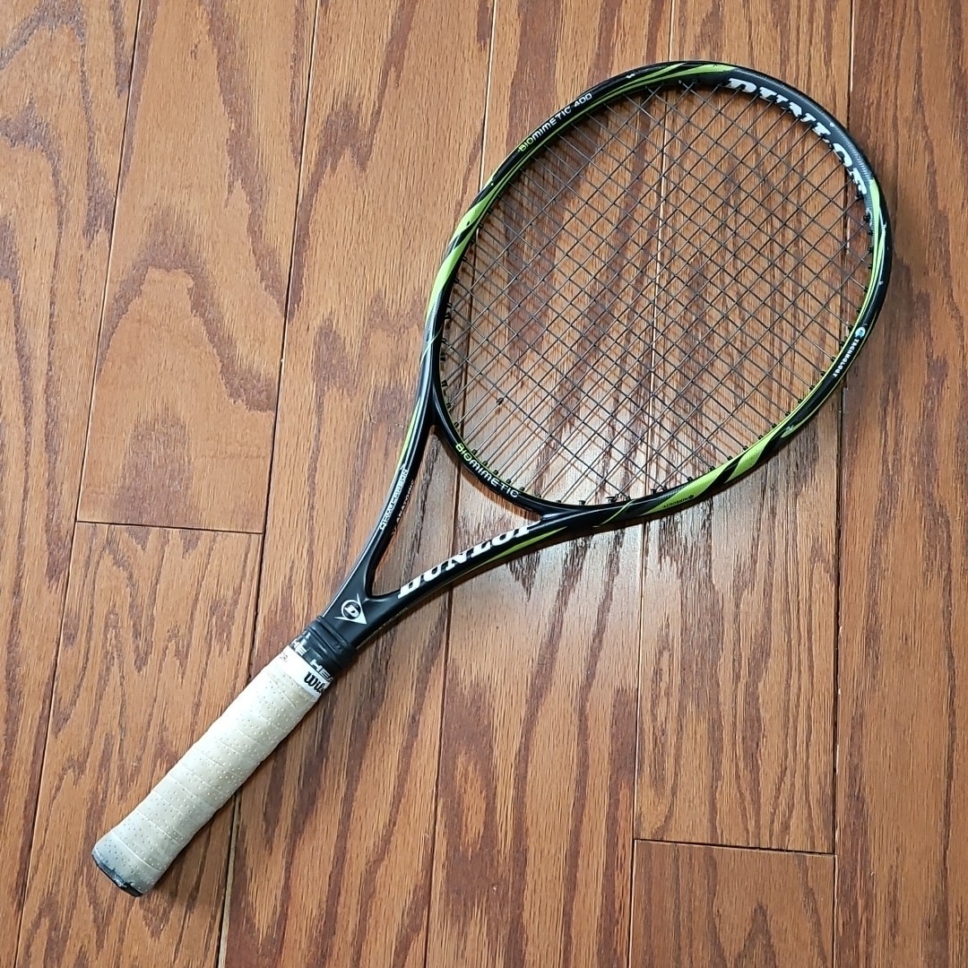 Dunlop Biomimetic 400 Tennis Racquet - 4 3/8 Grip MH6 Carbon