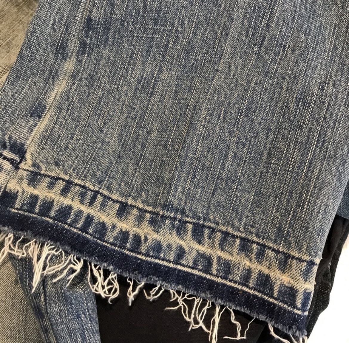 LAUNDRY BY SHELLI SEGAL PATCHWORK DISTRESSED JEANS - image 7