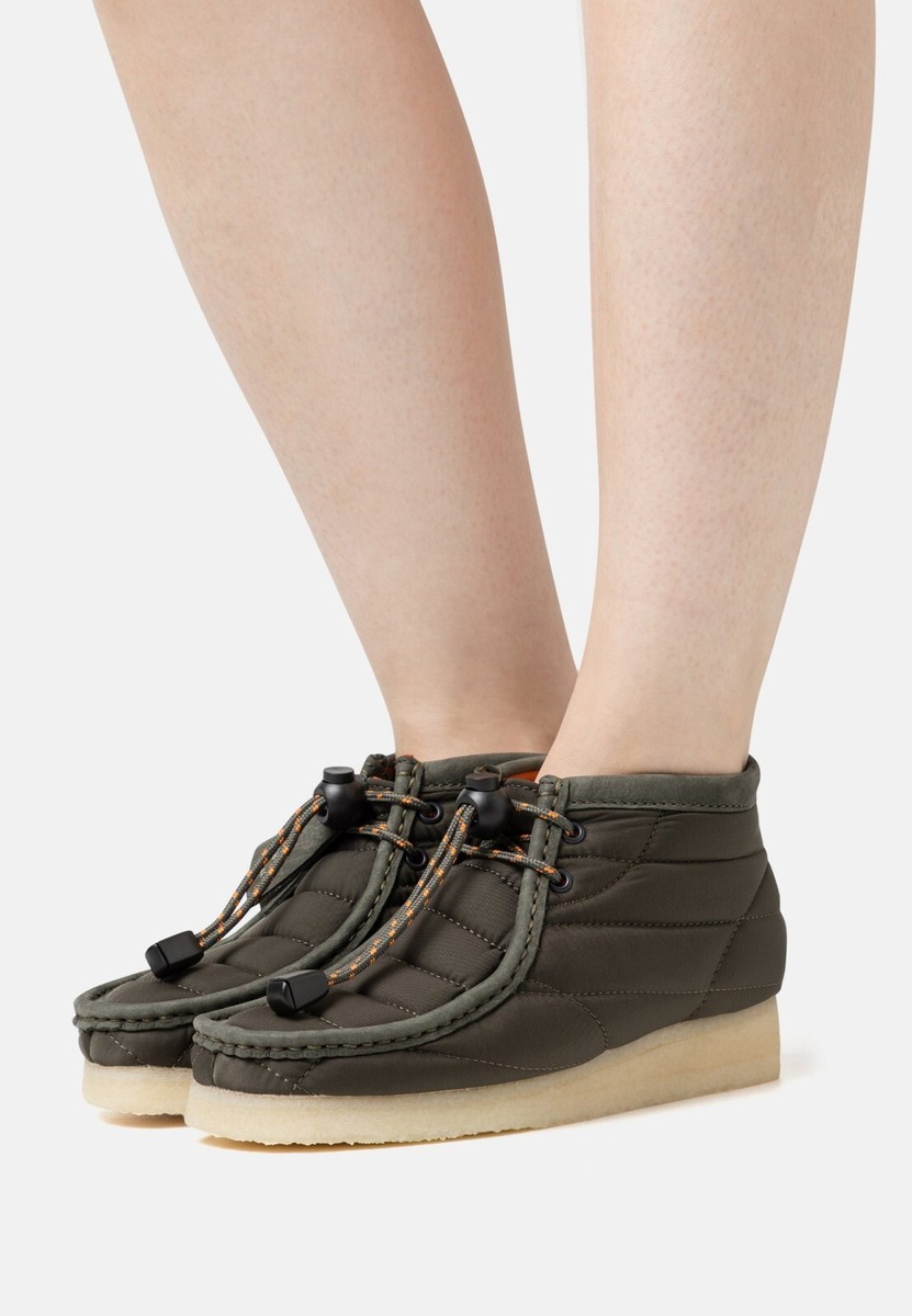 Clarks Originals 26168760 women's Wallabee khaki quilted