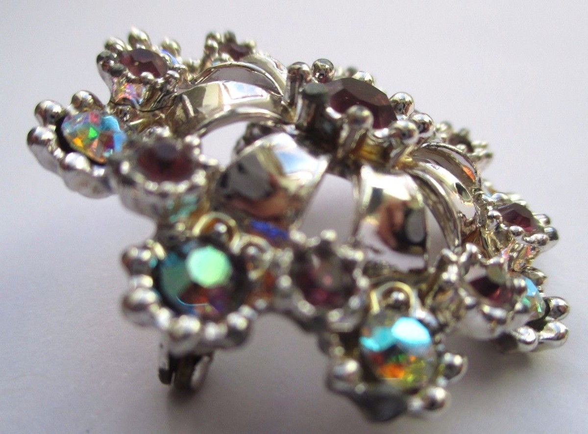 Broche Vintage étoilée Avec Cristaux – Couleur Argent, Reflets Boréalis Rouge, Bijou Rétro #4081