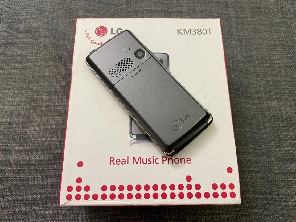 LG KM380 1.3MP 2" FM MP3 A2DP Mark Levinson Music Keyboard Flip GSM Cell Phone - Image 3 of 4