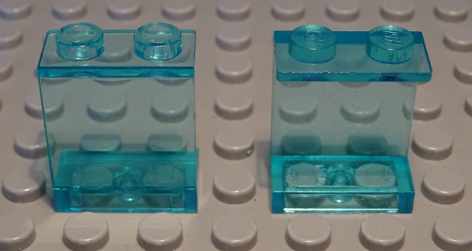 Lego Fenster Scheibe 1x2x2 Transparent Hellblau 2 Stück - Bild 1 von 1