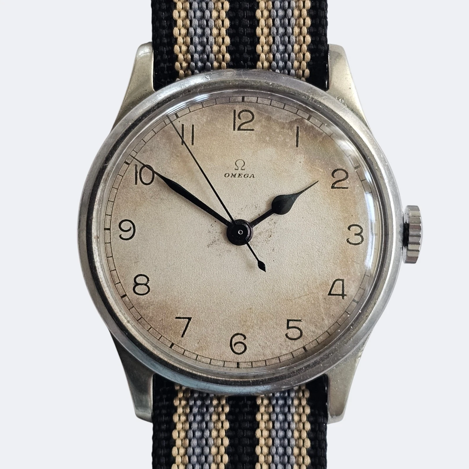 Omega — Omega British Royal Navy Fleet Air Arm HS8 Military Pilot’s Watch Ref 2292 WWII