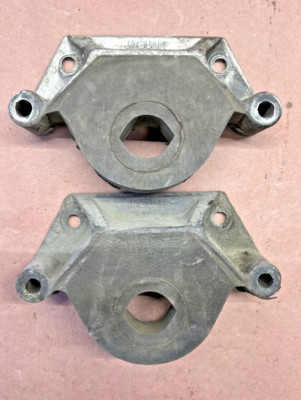 90 Jaguar XJ6 Rear Suspension Bump Stop Rubber Mount Holder CBC2513 x 2 88-94