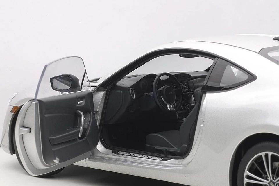 Toyota Scion Fr-S Nord Americana Lhd Argento Metallo 2012 Autoart 78778 1/18 Us - Immagine 3 di 4