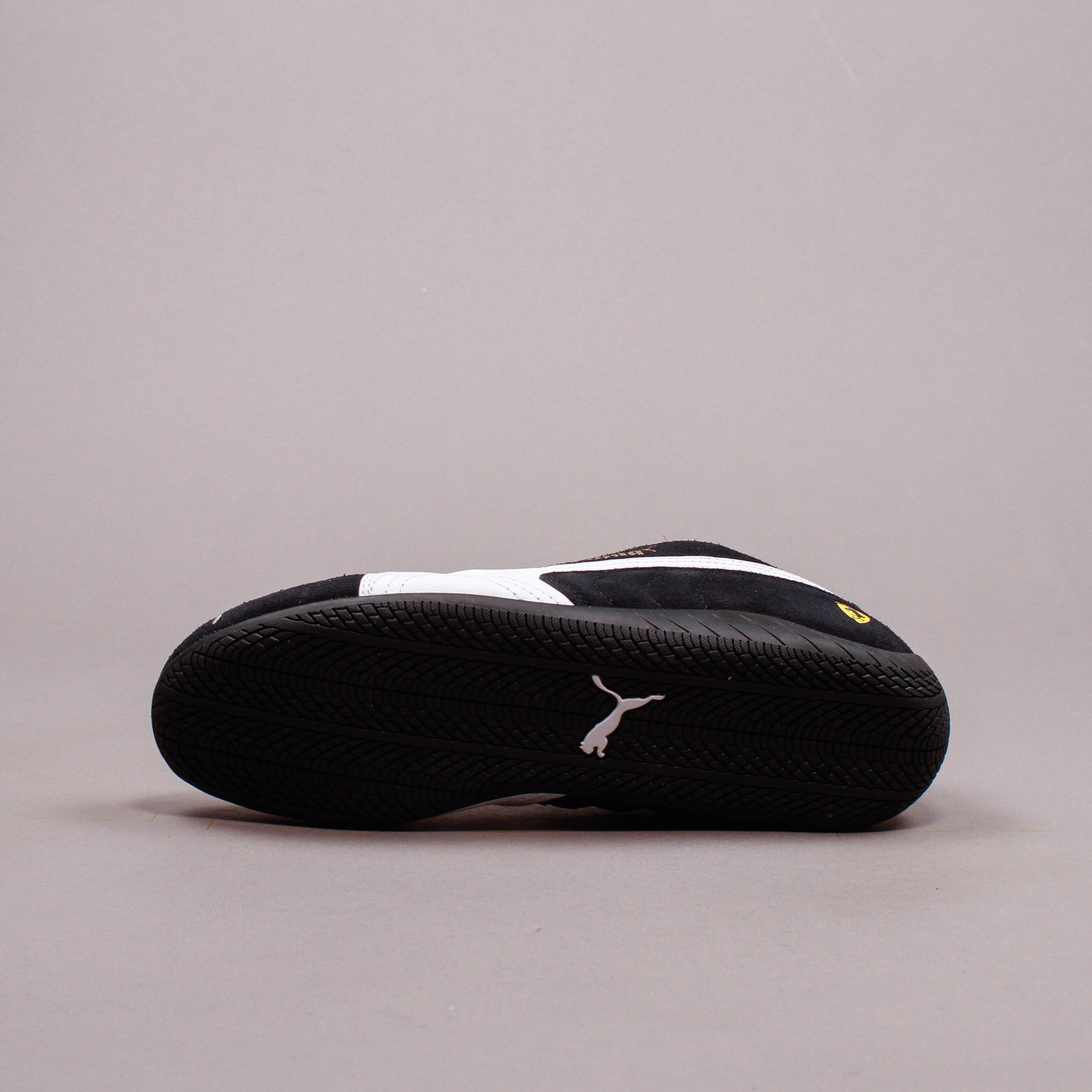 Купить Puma Scuderia Ferrari Speedcat Black White New Men на Аукцион из  Америки с доставкой в Россию, Украину, Казахстан