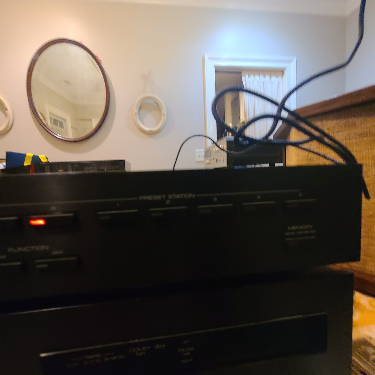 Yamaha T-70 Natural Sound AM/FM Stereo Tuner with owners manual