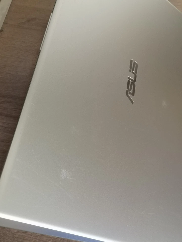 Notebook Asus Vivobook i5 8th gen,12 GB ram, 512HD - Imagen 4 de 4