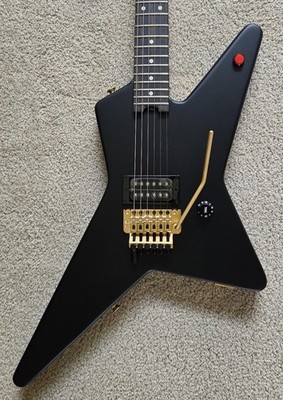 EVH Limited Edition Star Electric Guitar, Stealth Black with Satin Gold, EVH Gig