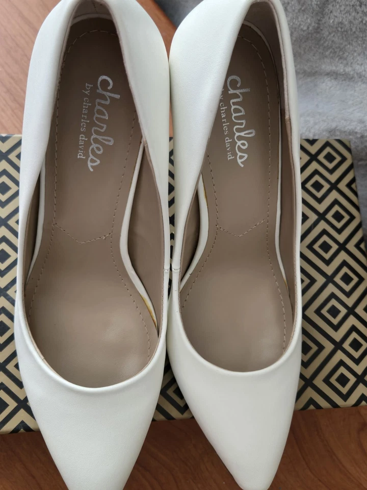 Zapatos de tacón Charles by Charles David Pact para mujer blancos crema talla 8 Foto 4 de 4