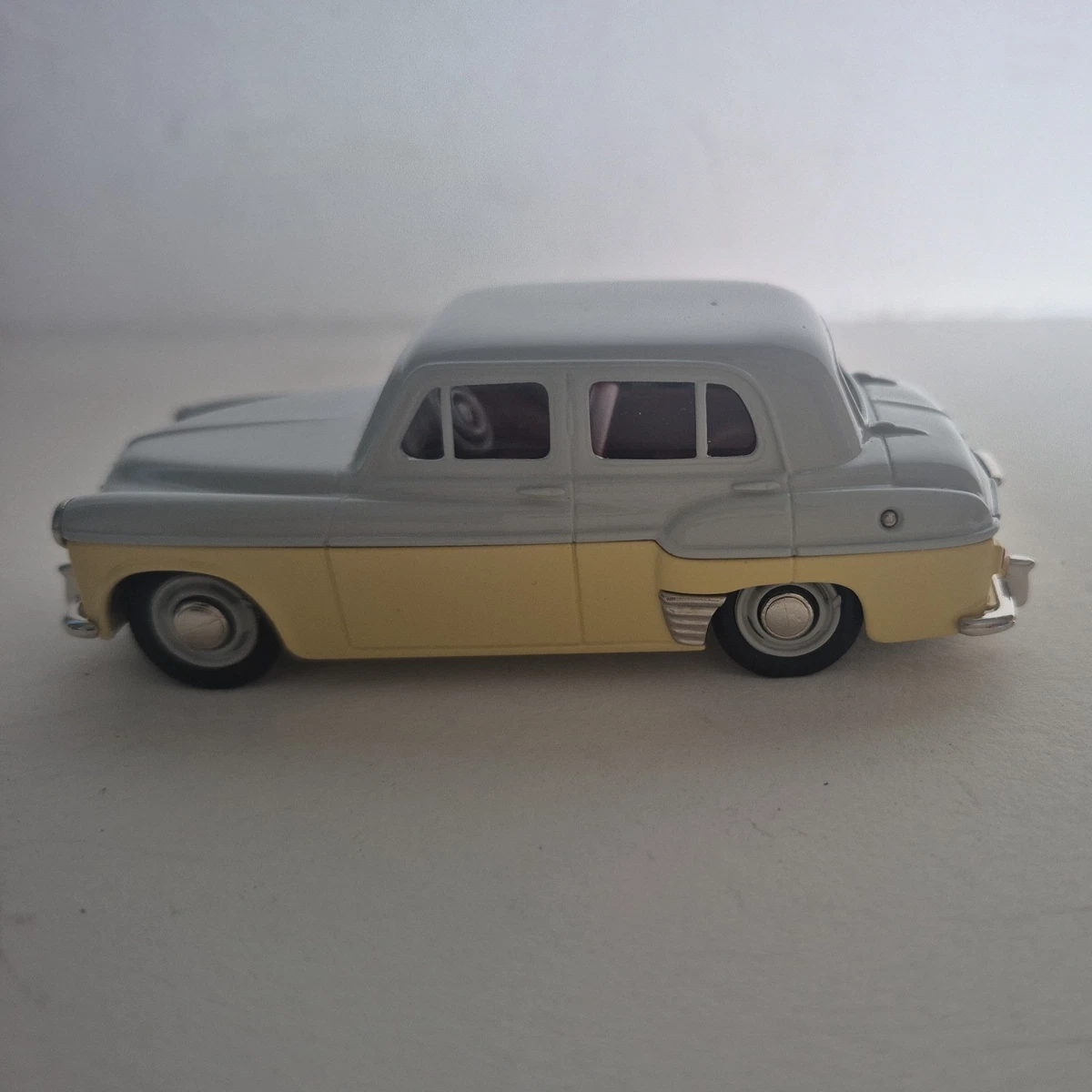 Hillman Contemporary Manufacture Diecast Cars, Trucks & Vans for