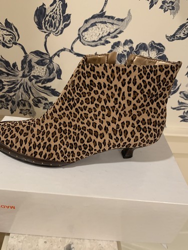 MAGDESIANS California leopard Boot SIze 9 N