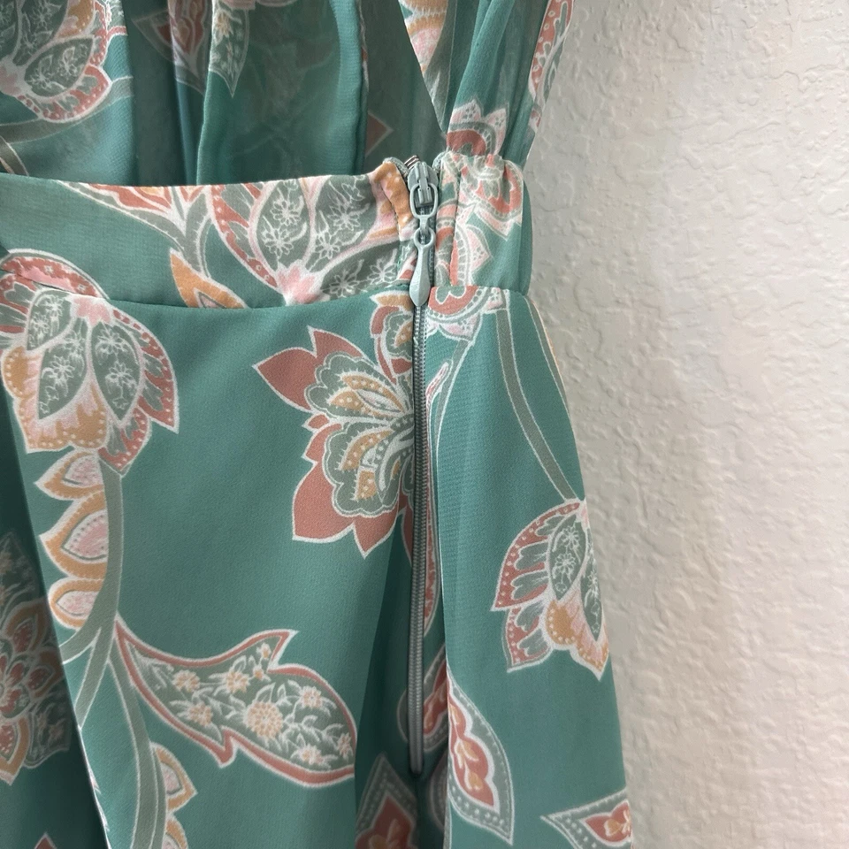 Mameluco Show Me Your Mumu Riviera corbata frontal estampado de hojas verdes Foto 4 de 4