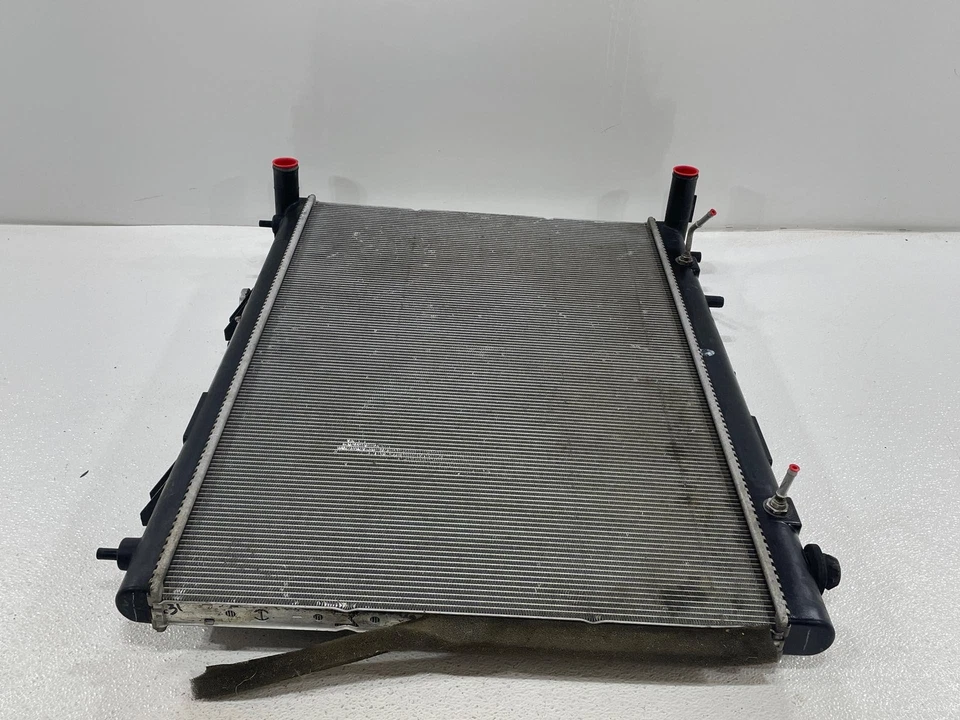 Radiador de refrigeración del motor Nissan Pathfinder 2013-2020 3,5 L AT OEM Foto 2 de 4