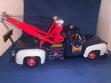 ROAD LEGENDS DIECAST 1:18 SCALE 1953 Ford F-100 Wrecker/Tow Truck 92218