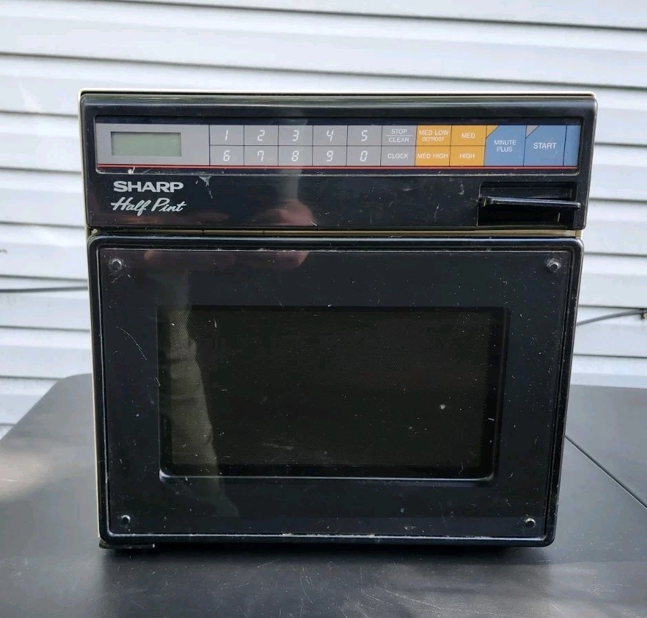 Rare Vintage Sharp Half Pint Compact Microwave Oven R-4260 Works 1985