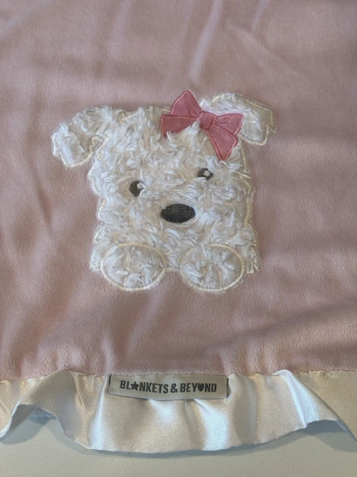 Mantas y más allá Cachorro Perro Bebé Niña Manta de Seguridad Rosa Blanco Borde Satinado Foto 3 de 4