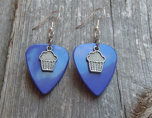 Pendientes púas para guitarra con dijes cupcake - elige tu color - Imagen 3 de 17