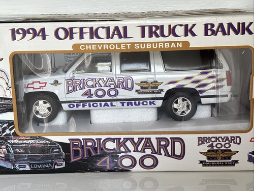 1995 Brickyard 400 Chevrolet Suburban Official Truck Bank 1:24 Scale Diecast - Picture 4 of 13