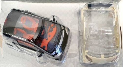 Maisto 1/18 Scale Model Car 31852 - Smart For Two Coupe - Black/White - Picture 4 of 5