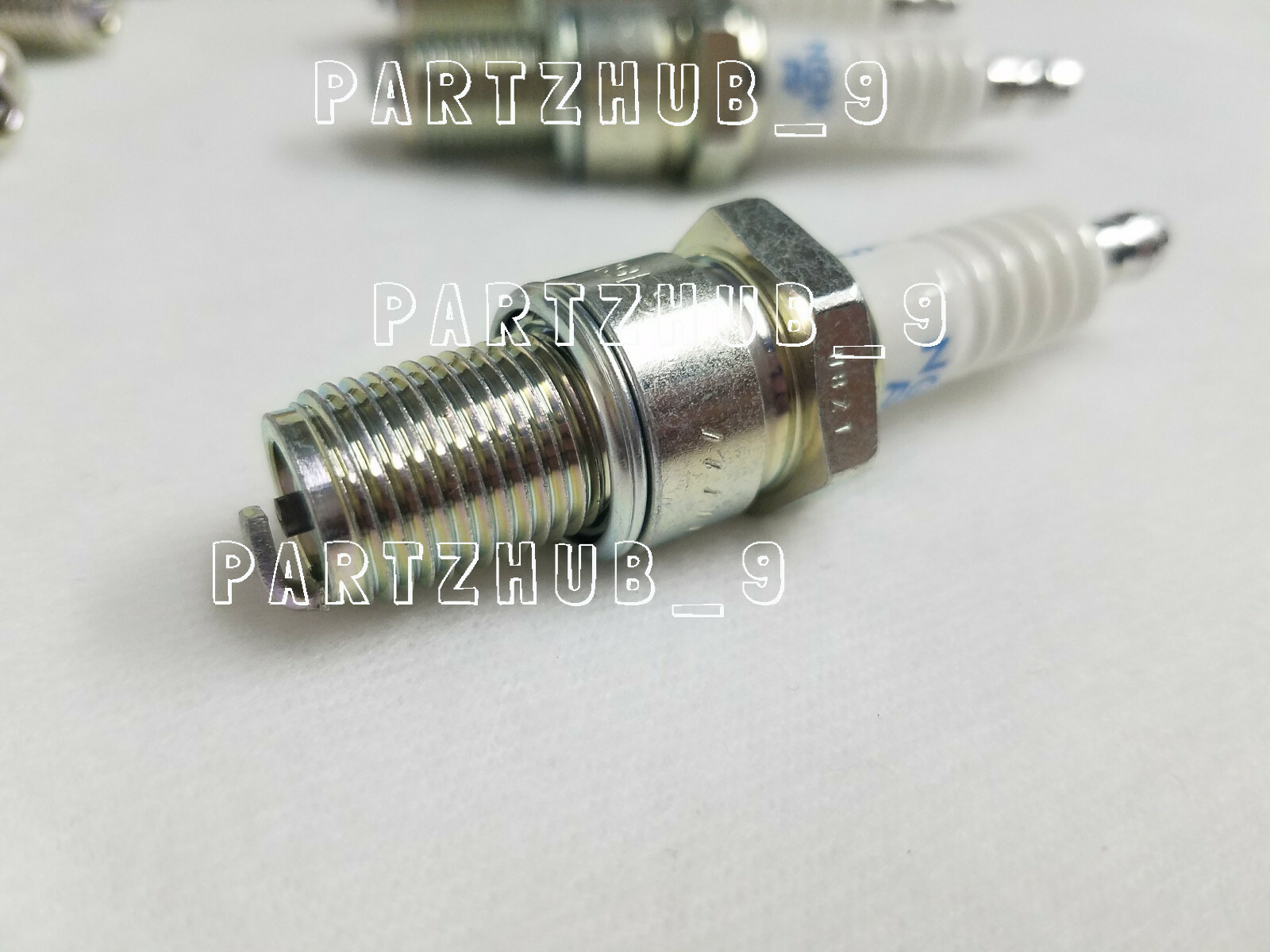 NEW 8 pc 8 x NGK Standard Resistor Plug Spark Plugs Set 5722 BR9ES BR 9 ES
