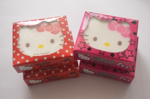 Lotto di (4) Gomme NUOVE Hello Kitty (copyright 2014) Sanrio - Foto 1 di 10