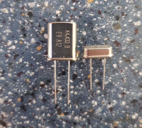 Sinclair ZX Spectrum 16k / 48k Ersatzkristall Set. Nagelneu.