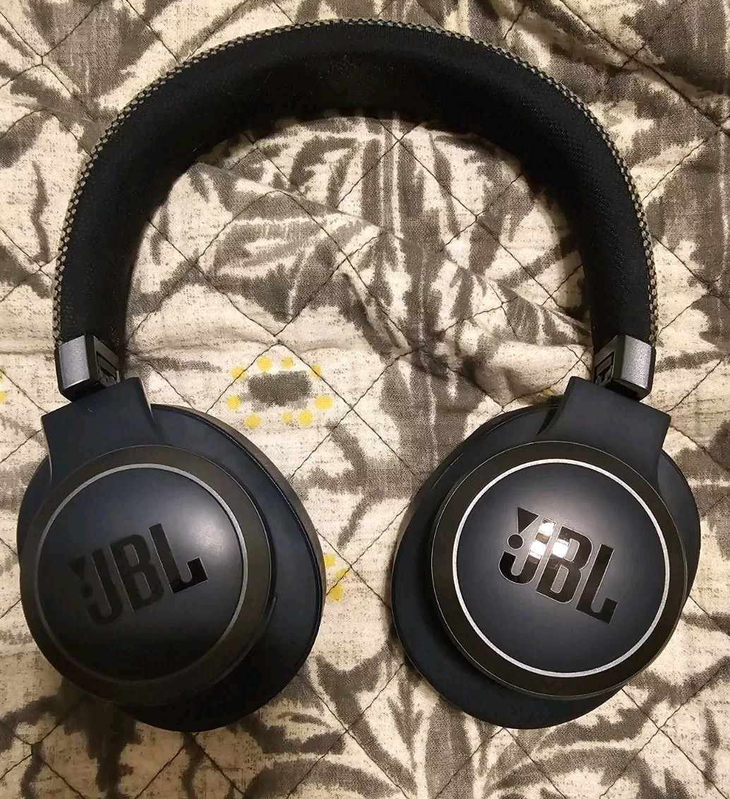 JBL Live 650BTNC Over the Ear Wireless Headphones - Blue 