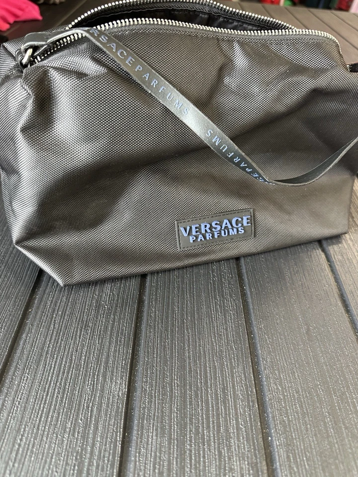 VERSACE Perfume Unisex Negro Maquillaje Cosmético Estuche Bolsa Artículos de Aseo NUEVO Foto 3 de 4