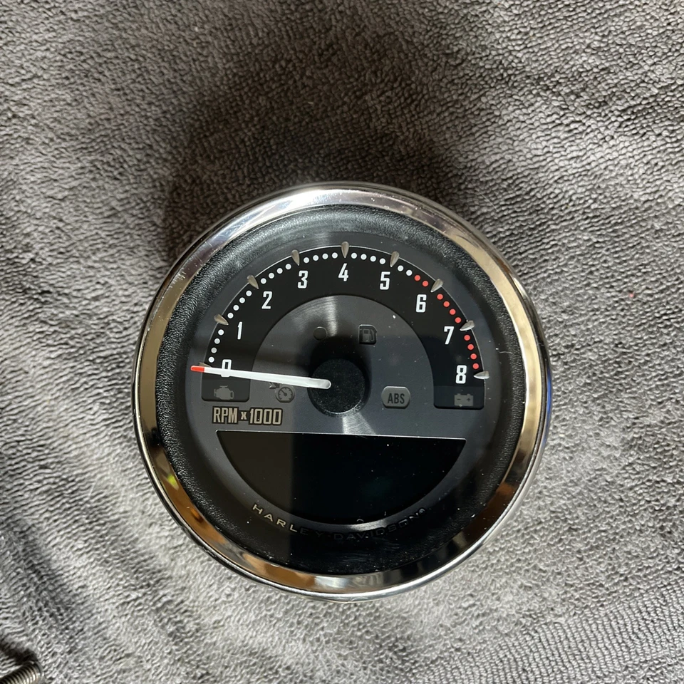 Harley Davidson Digital Combination Speedometer/Tachometer/Part No. 70900476 - Image 3 of 4