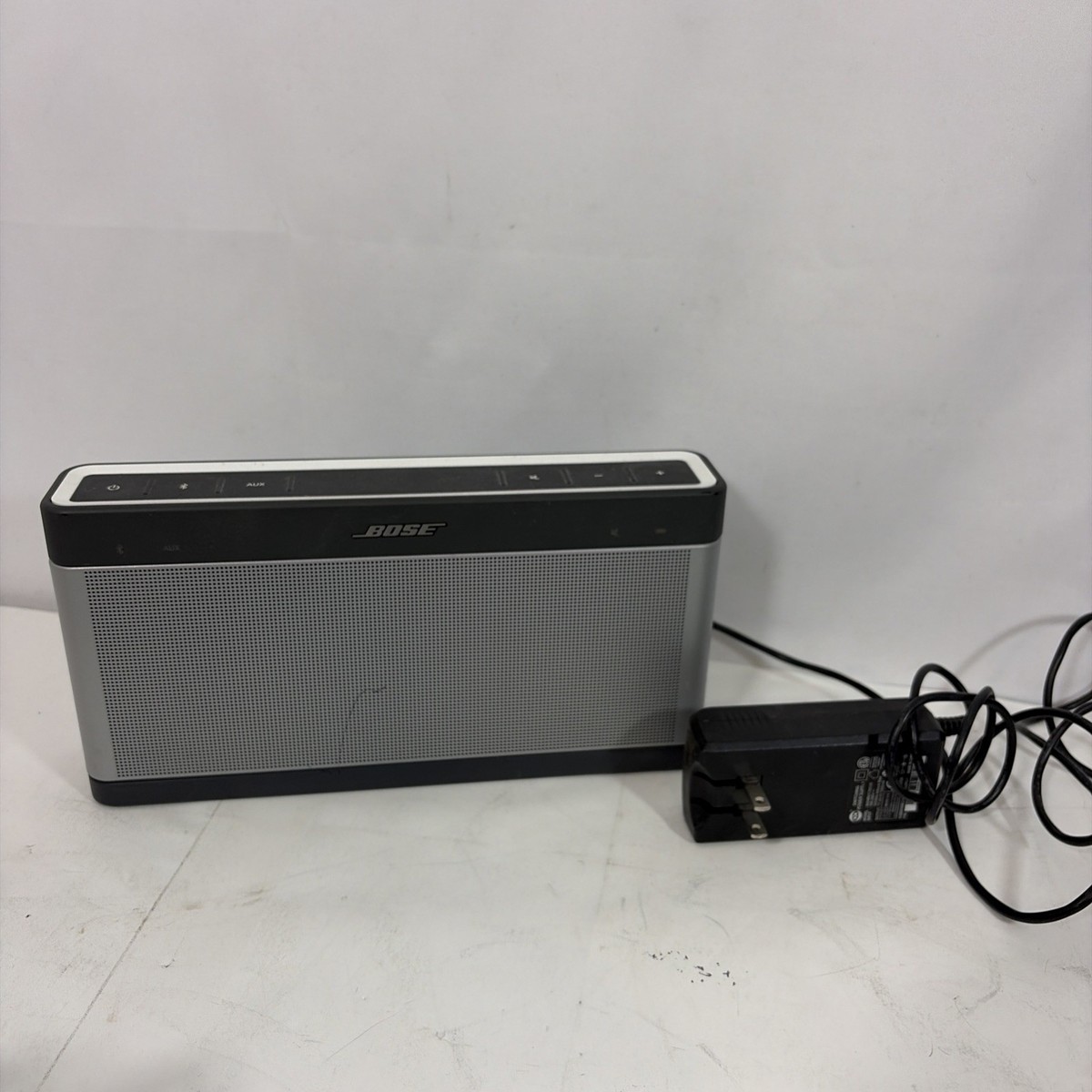 Bose SoundLink III Bluetooth Portable Speaker Gray Model 414255 W