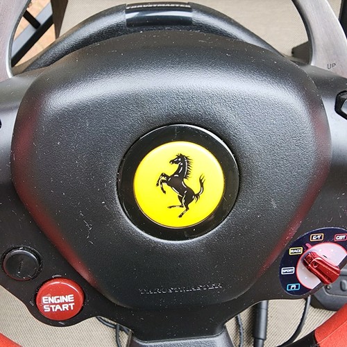 Thrustmaster 458 Spider Ferrari Racing Wheel Xbox One (with pedals) Controler - Picture 7 of 12