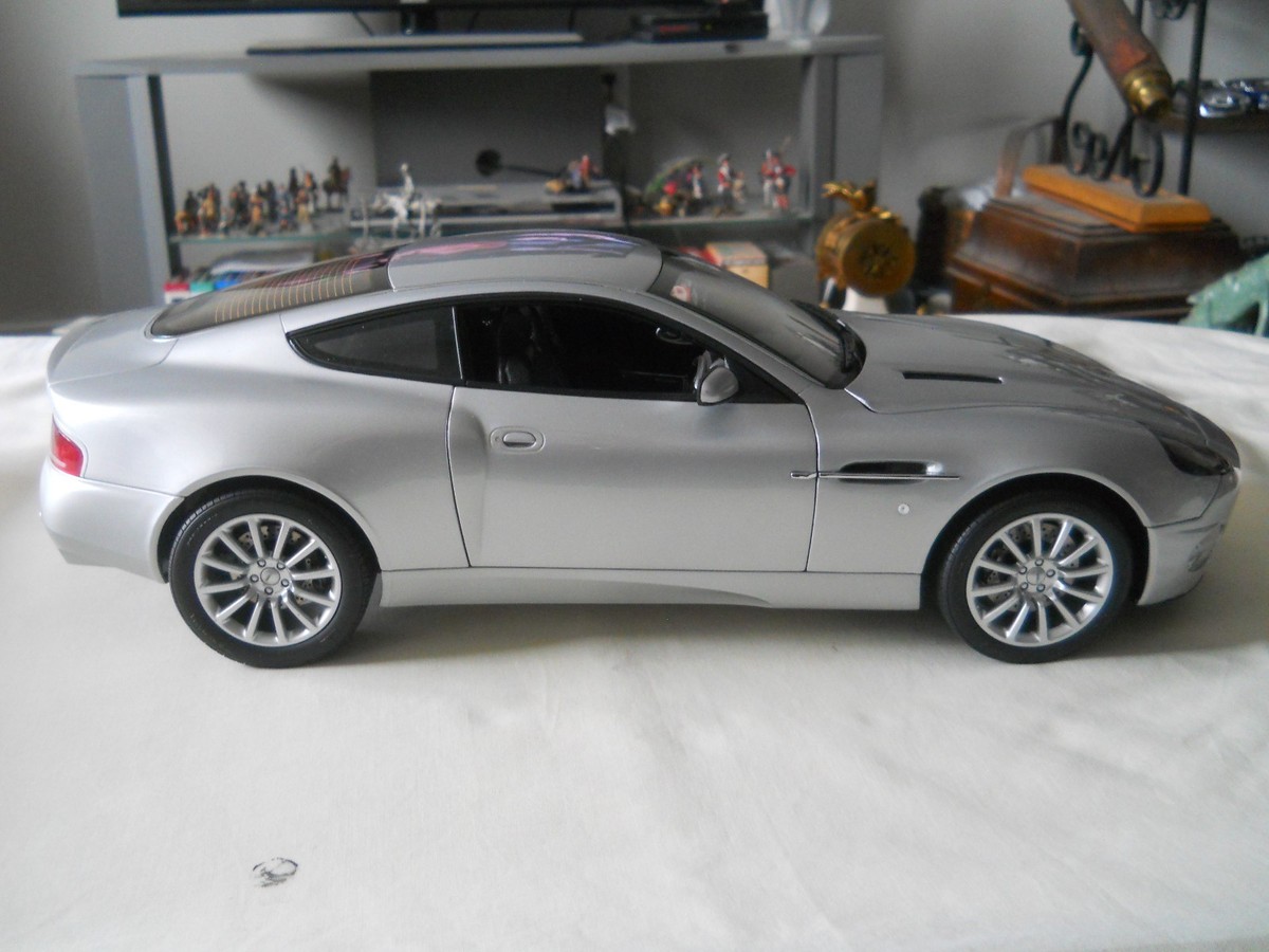 京商 Aston Martin V12 Vanquish 1/12　未使用品 Kyosho Aston Martin Vanquish V12 1:12 | eBay
