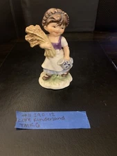 Goebel Figurine LORE KINDERLAND # 11 290 12  W Germany  4 1/4" Tall tmk6
