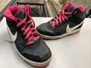 nike high tops pink and black