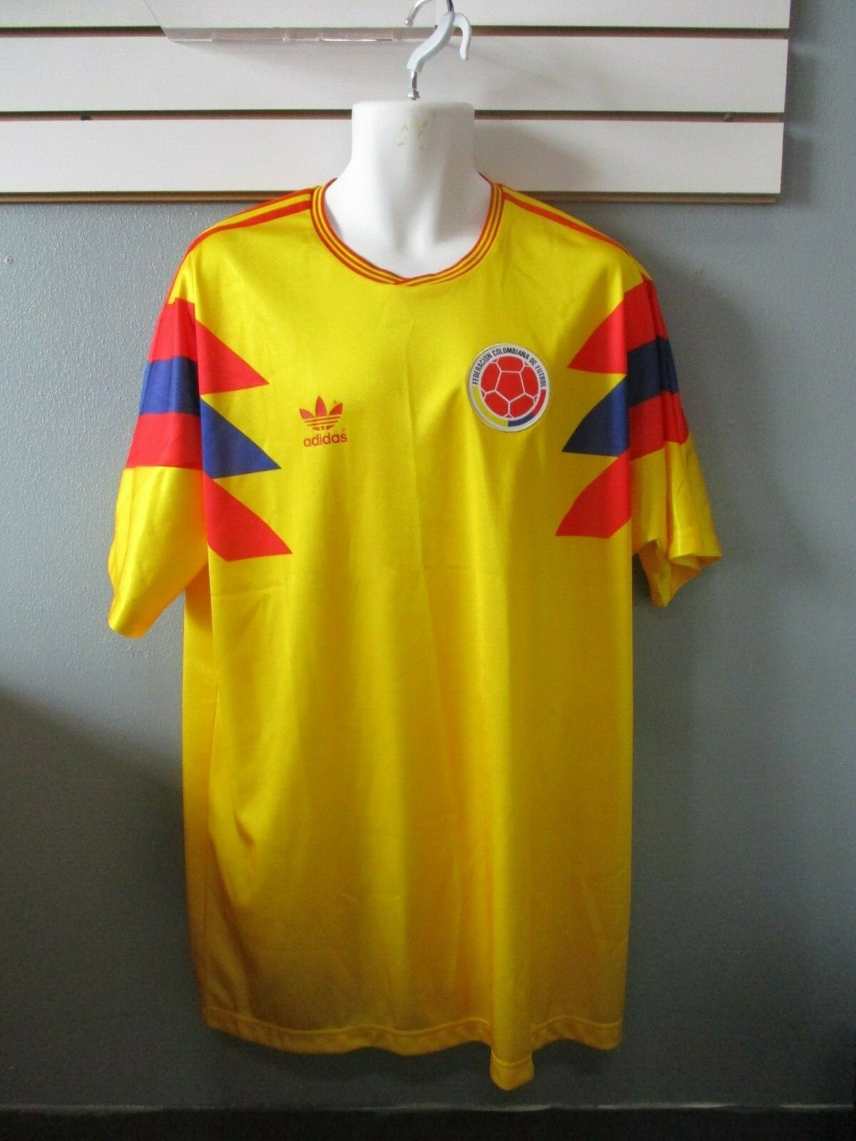 adidas retro colombia